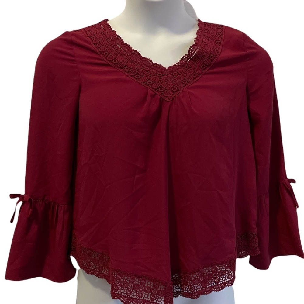 Zoe & Rose Band of Gypsies Wine Bell sleeves blouse. Size XL